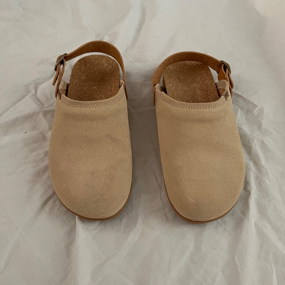Reef Cushion Sage Suede Size 7